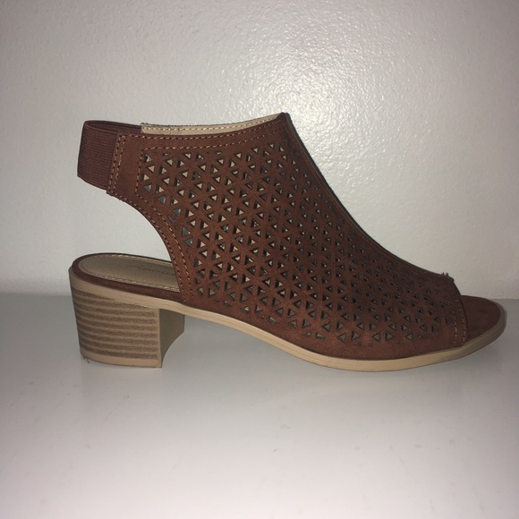 Shoes - Picture 2 of 4